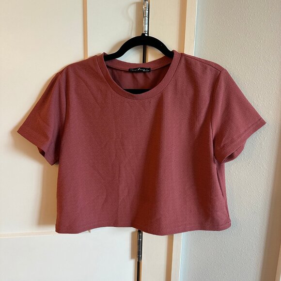 NWOT SHEIN LUNE Solid Tee & Straight Skirt size L in Red Rose - Picture 3 of 10